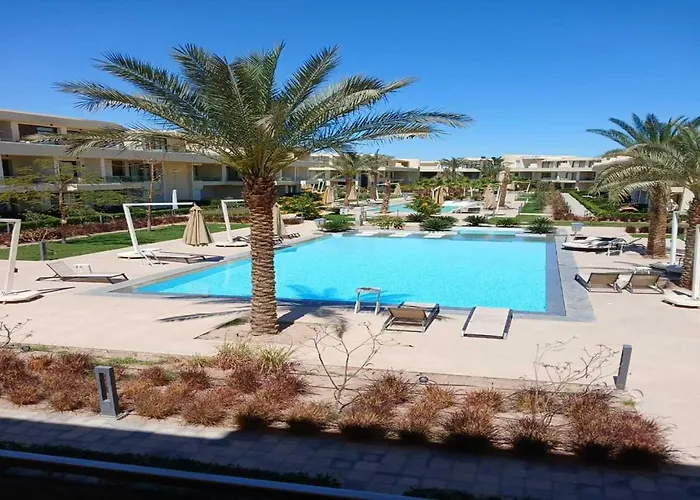 Apartment Fabulous 2 Bedrooms B17-f3 2b Shared Pool At G-cribs Elgouna